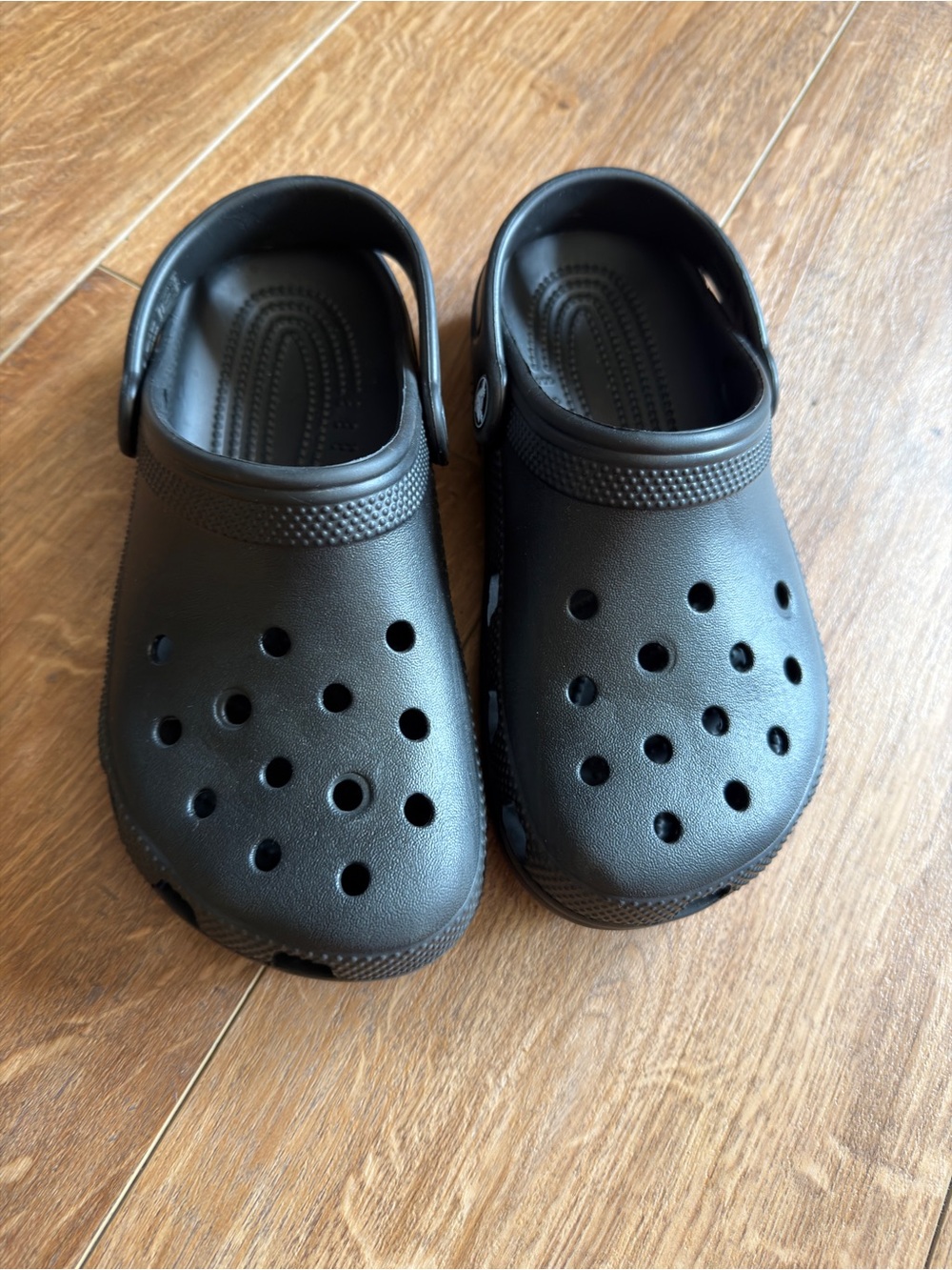 Unisex Women’s size 5 classic crocs black